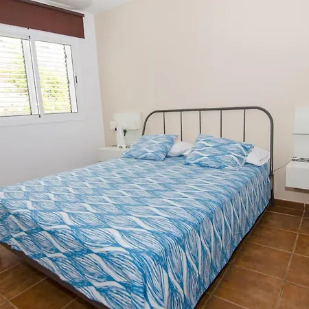 Seaside Terrace Apartment: Beach-view Retreat With Wi-fi Apartment *