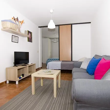 Seaside Terrace Apartment: Beach-view Retreat With Wi-fi *